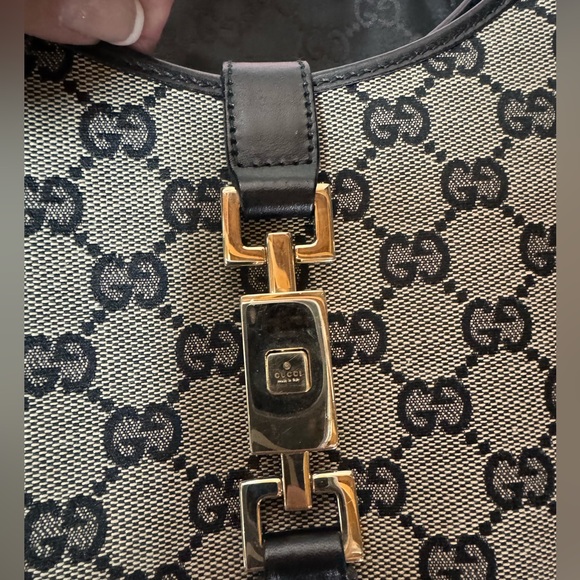 Gucci Black GG Canvas Shoulder Bag - Picture 3 of 9